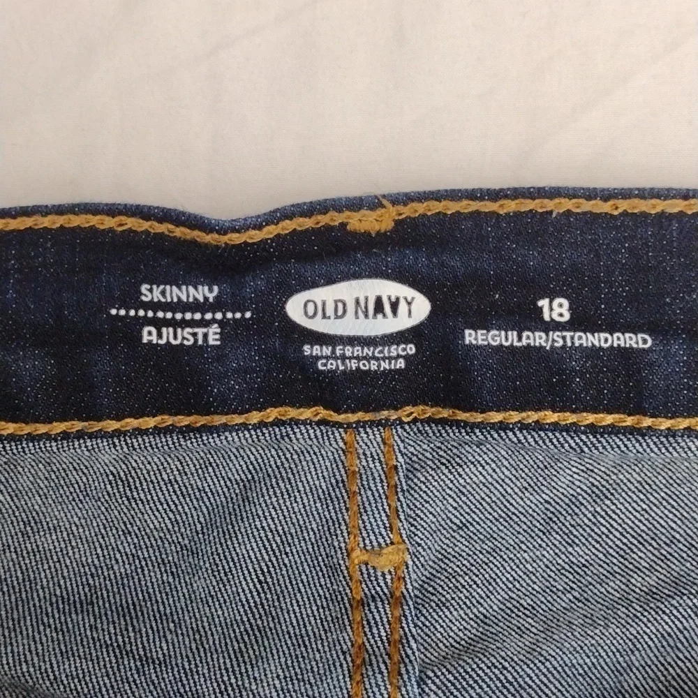 EUC Old Navy Skinny Jeans size 18 Regular - Picture 9 of 15